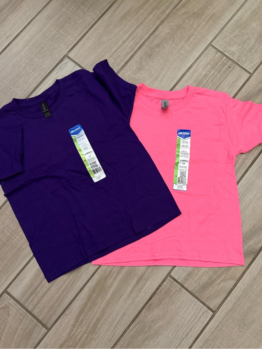 Gildan Kids Short Sleeve Tees - Purple & Hot Pink size XS